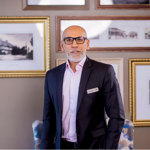Mr Farrukh Maqbool